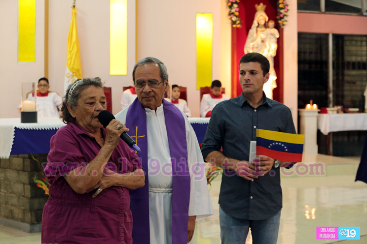 Celebran Misa en homenaje al Comandante Hugo Ch&aacute;vez y al padre Theo Klomberg
